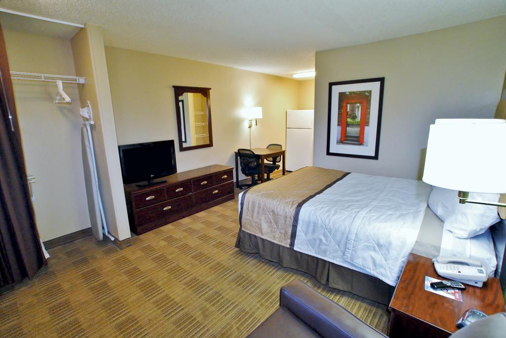 Extended America - Richmond - W Broad Street - Glenside - South Hotel
