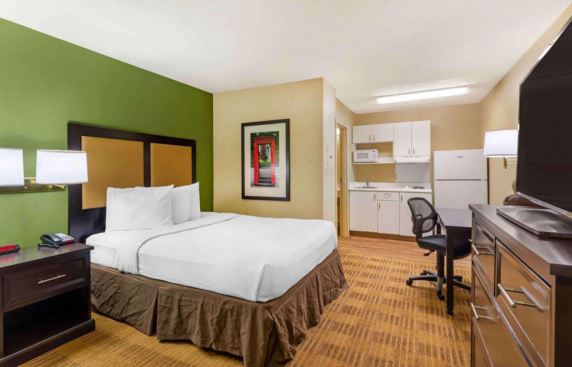 Extended America - Richmond - W Broad Street - Glenside - South 2* Dumbarton