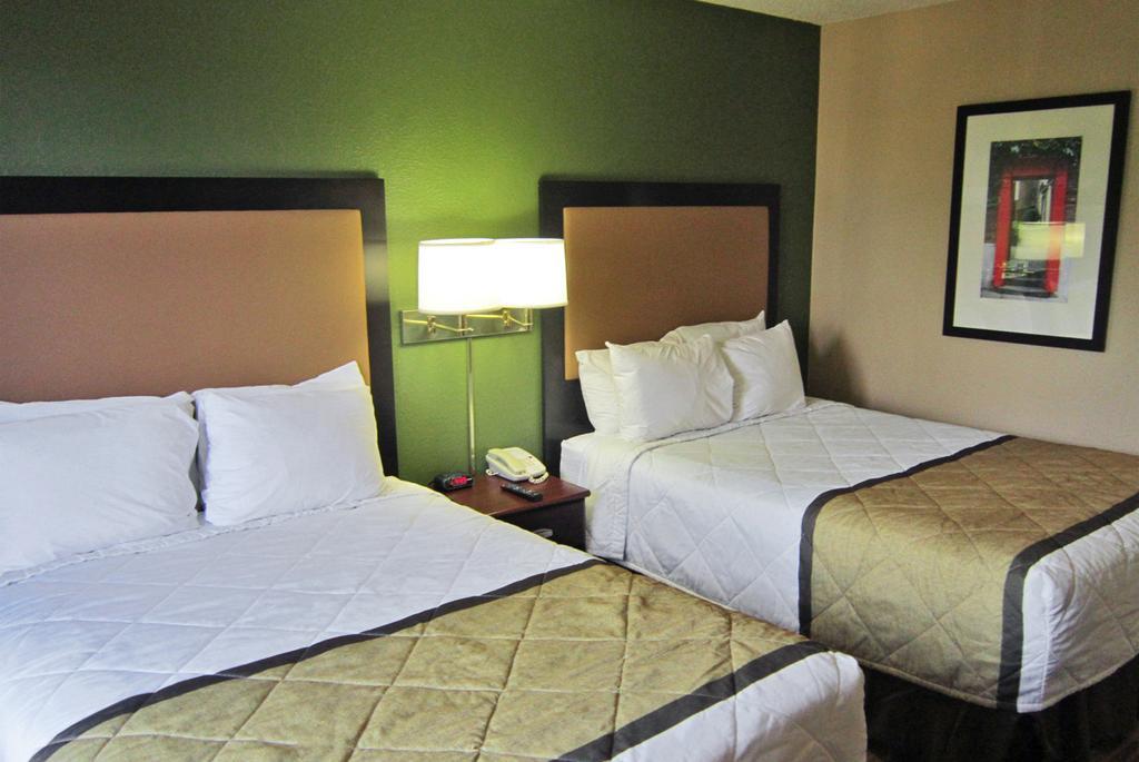 Extended America - Richmond - W Broad Street - Glenside - South 2* Dumbarton