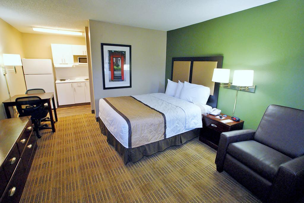 Extended America - Richmond - W Broad Street - Glenside - South 2* Dumbarton